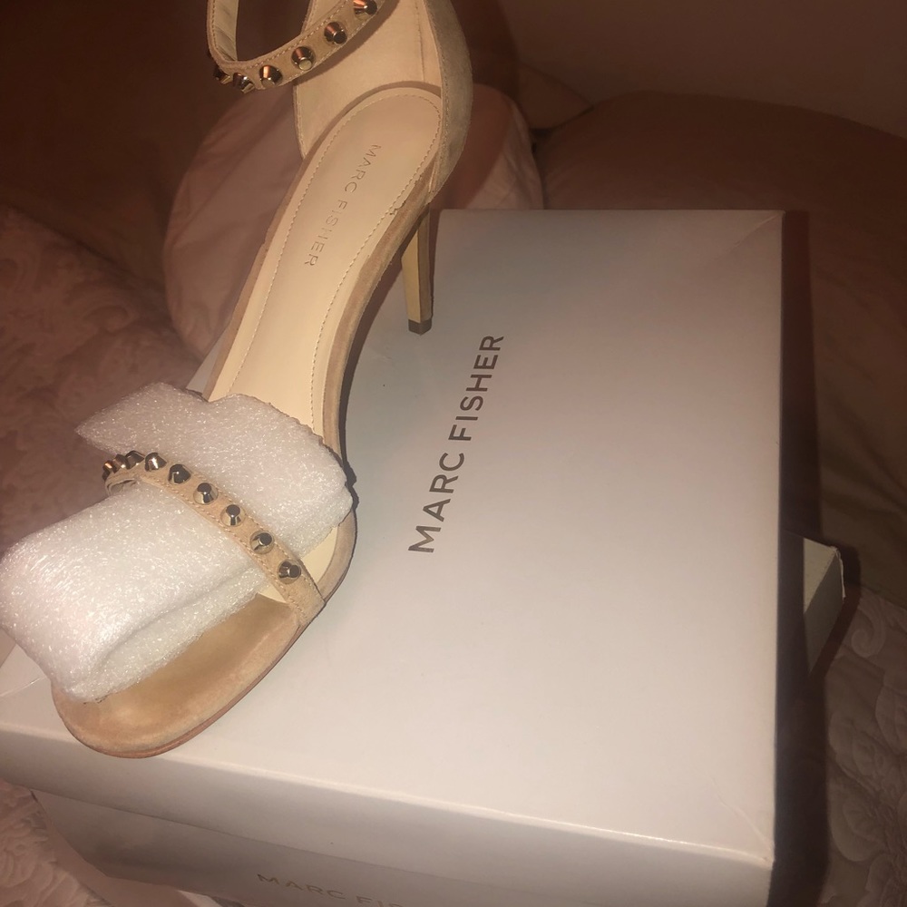 Studded heels sandal